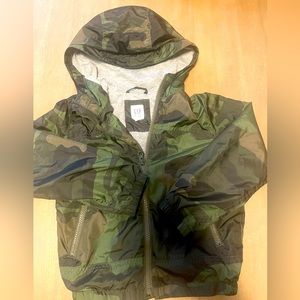 Gap Kids Camo Windbreaker size 4-5
